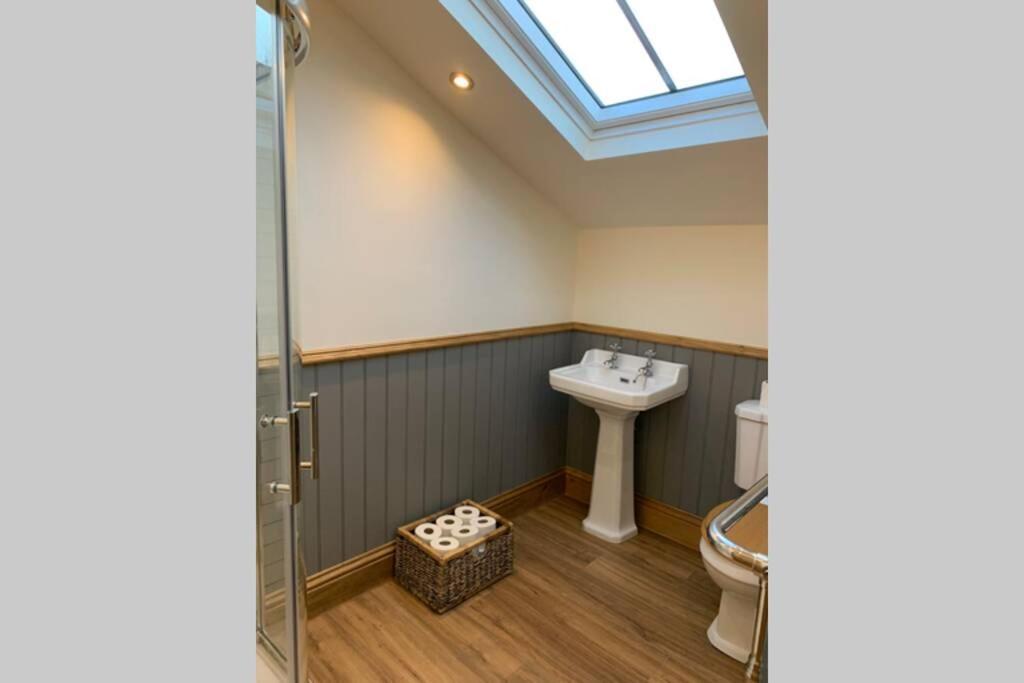 5 Star Cottage On The Green With Log Burner - Dog Friendly Austwick Bagian luar foto