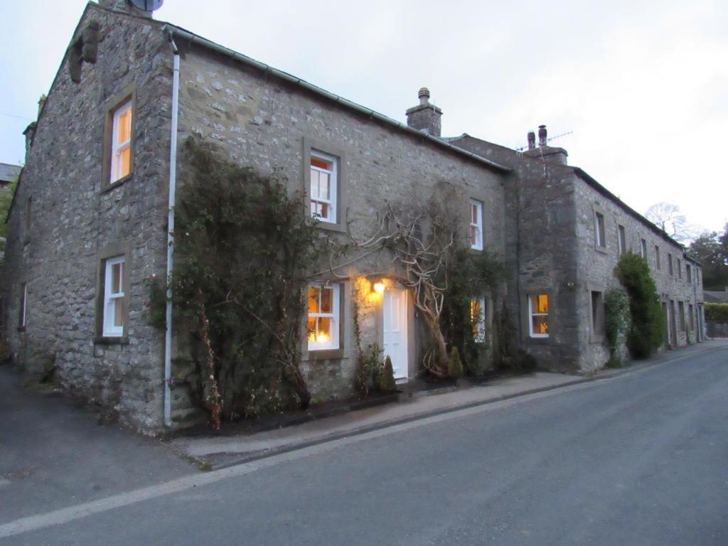 5 Star Cottage On The Green With Log Burner - Dog Friendly Austwick Bagian luar foto