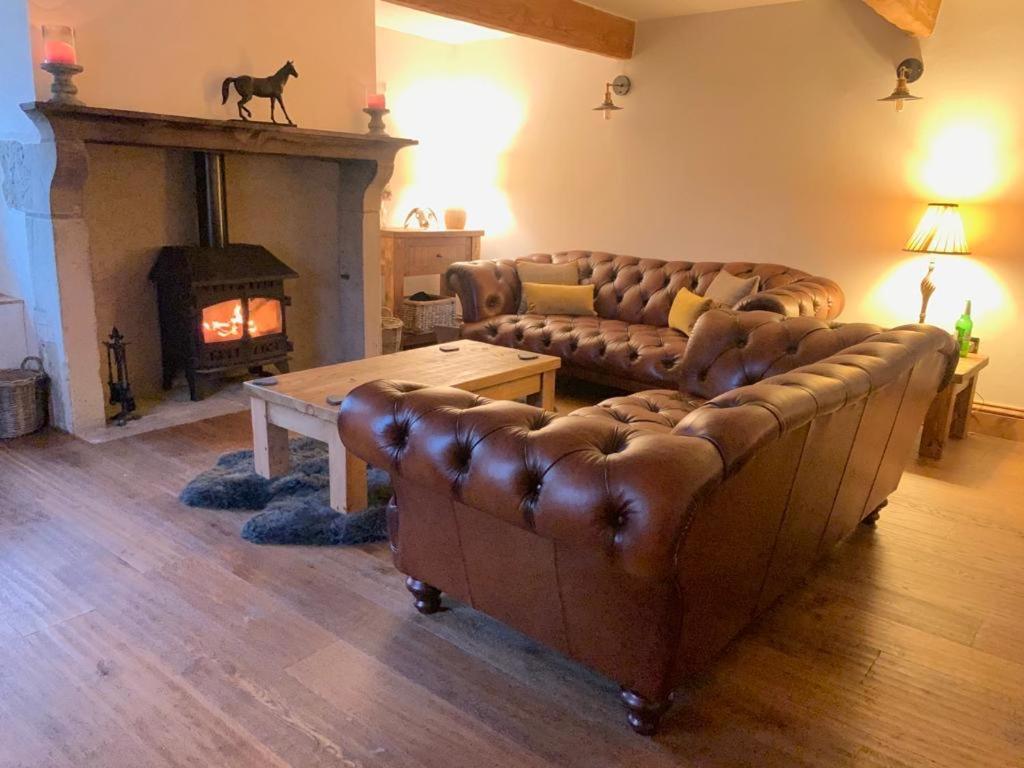 5 Star Cottage On The Green With Log Burner - Dog Friendly Austwick Bagian luar foto