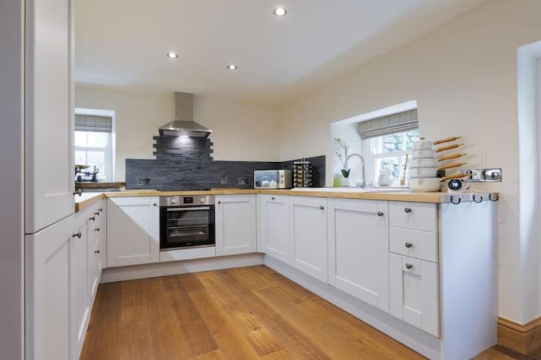 5 Star Cottage On The Green With Log Burner - Dog Friendly Austwick Bagian luar foto