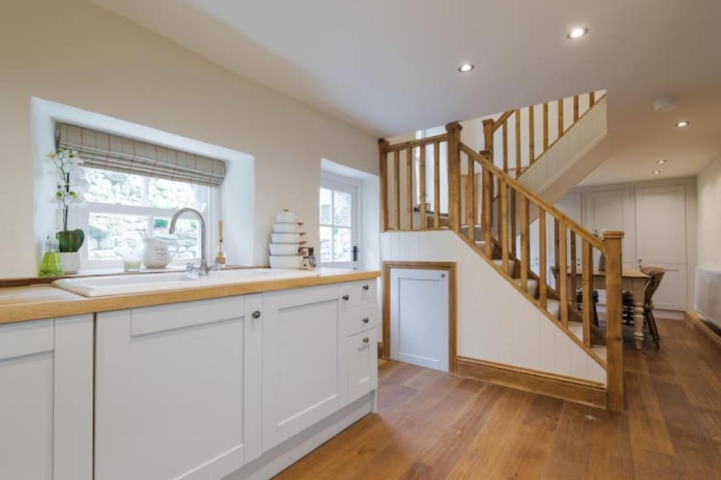 5 Star Cottage On The Green With Log Burner - Dog Friendly Austwick Bagian luar foto