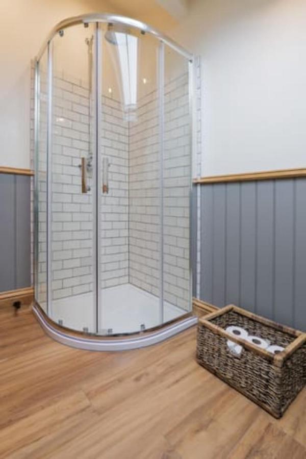 5 Star Cottage On The Green With Log Burner - Dog Friendly Austwick Bagian luar foto