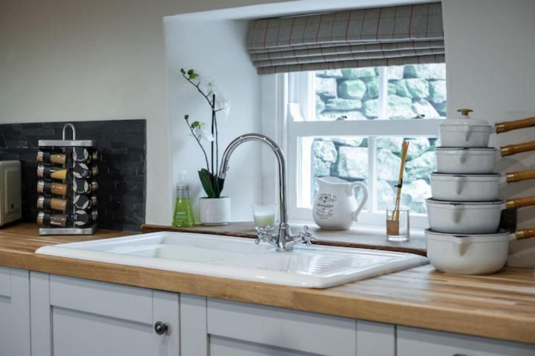 5 Star Cottage On The Green With Log Burner - Dog Friendly Austwick Bagian luar foto