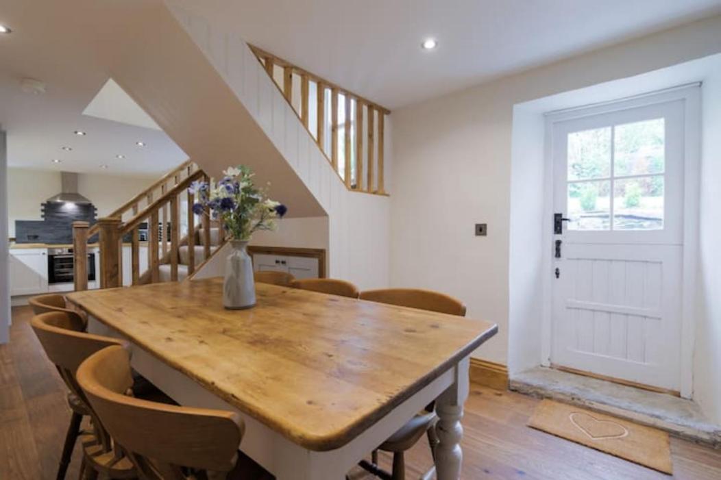 5 Star Cottage On The Green With Log Burner - Dog Friendly Austwick Bagian luar foto