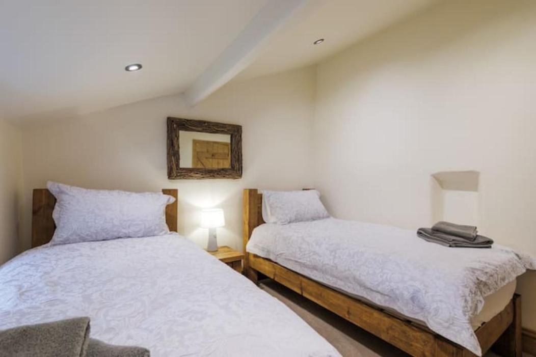 5 Star Cottage On The Green With Log Burner - Dog Friendly Austwick Bagian luar foto