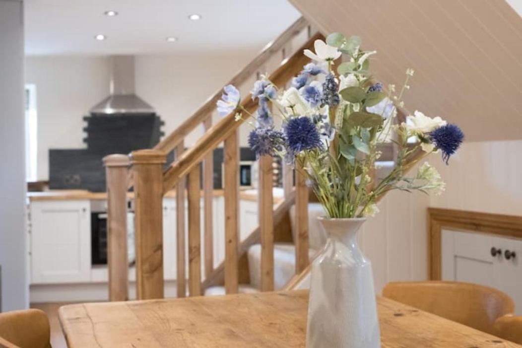 5 Star Cottage On The Green With Log Burner - Dog Friendly Austwick Bagian luar foto