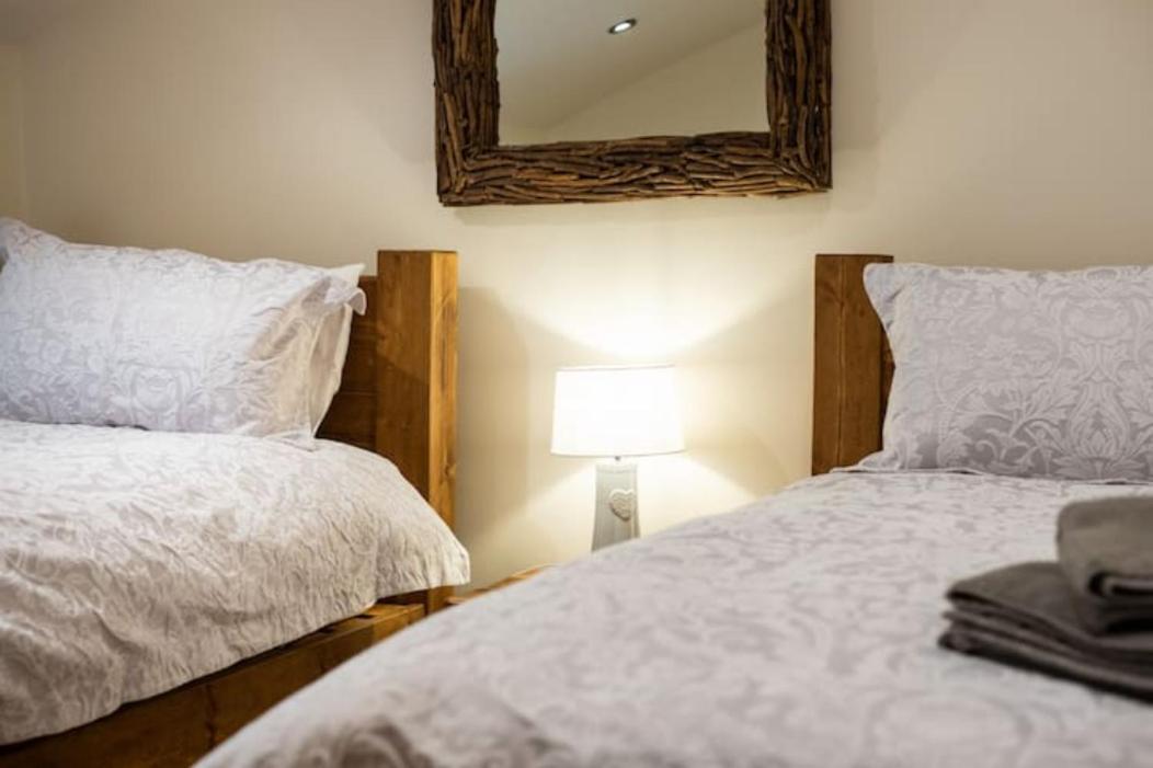 5 Star Cottage On The Green With Log Burner - Dog Friendly Austwick Bagian luar foto